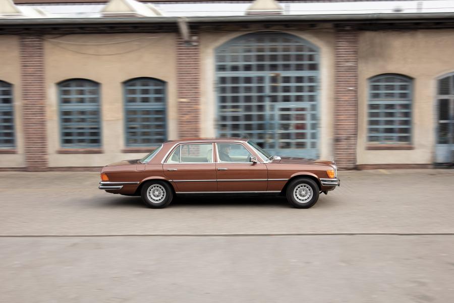 Mercedes-Benz 450 SEL 6.9 (W116) 1979 года  (фото 13 из 36)